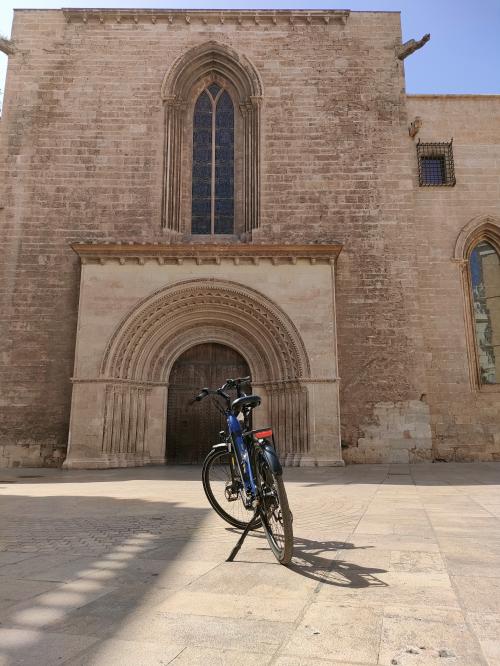 Los fotos de gran tour en bicicleta por la ciudad de valencia