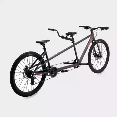 De foto`s van tandemfiets