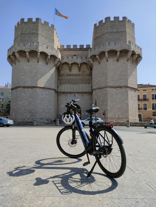 Los fotos de gran tour en bicicleta por la ciudad de valencia