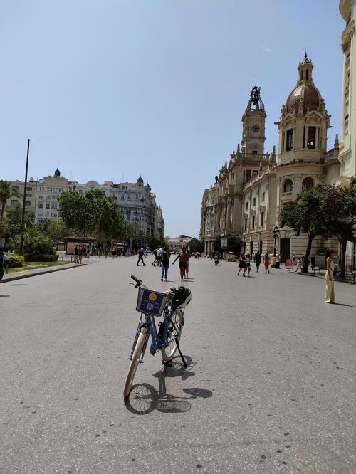 Le foto di tour in bici della città vecchia di valencia con sky bike rent &amp; tours