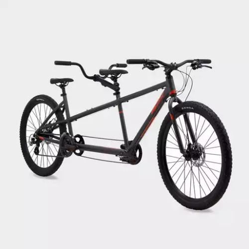 De foto`s van tandemfiets