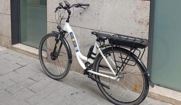 Mieten Sie ein Fahrrad, ein Elektrofahrrad oder einen Elektroroller in Valencia! Wir organisieren die besten Fahrrad- und E-Scooter-Touren in Valencia!